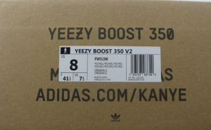 unboxing Yeezy Yecheil 