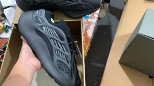 yeezy alvah real vs fake