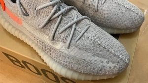 fake Yeezy Boost 350 v2 'Tail Light