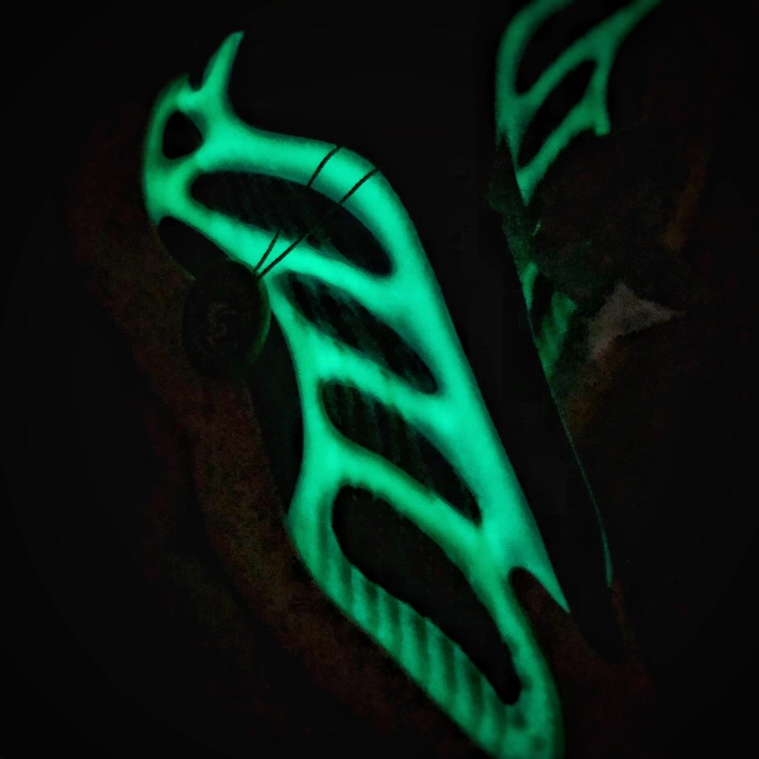 YEEZY 700 V3 Arzareth glow in the dark